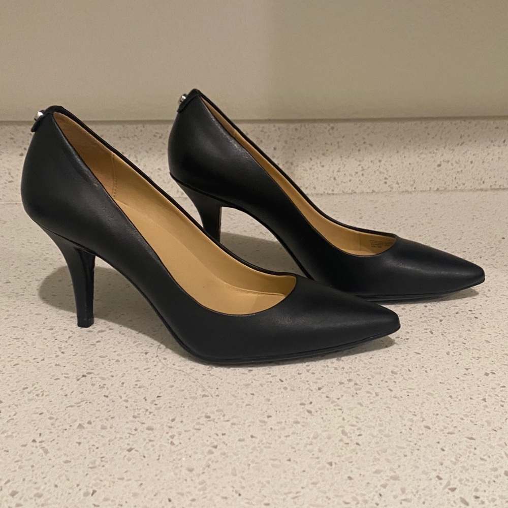 Michael Kors Black Pumps Size 6